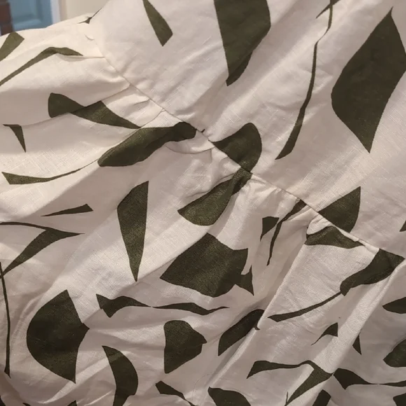 Astr Green and White Sleeveless Midi Sundress - Picture 4 of 8